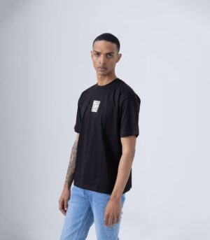 T-SHIRT ΜΑΥΡΟ ΒΑΜΒΑΚΕΡΟ ΜΕ ΔΙΑΚΡΙΤΙΚΟ LOGO - Image 3