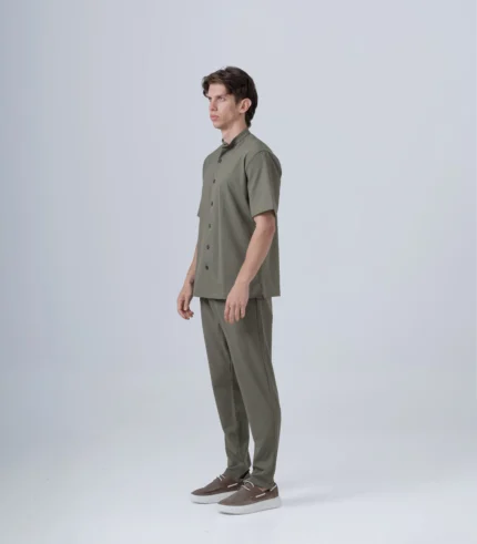 ΑΝΔΡΙΚΟ ΥΦΑΣΜΑΤΙΝΟ ΣΕΤ ΜΕ MAO OVERSHIRT & ΠΑΝΤΕΛΟΝΙ ΜΕ ΛΑΣΤΙΧΟ & ΚΟΡΔΟΝΙ –ΧΑΚΙ