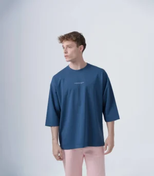 Aνδρικό oversized T-shirt σε μπλε απόχρωση με μανίκι μέχρι τον αγκώνα