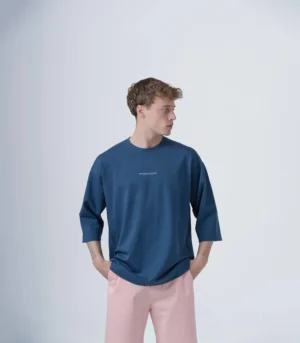 Aνδρικό oversized T-shirt σε μπλε απόχρωση με μανίκι μέχρι τον αγκώνα