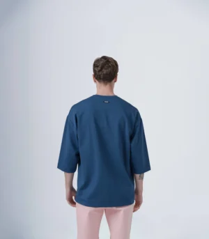 Aνδρικό oversized T-shirt σε μπλε απόχρωση με μανίκι μέχρι τον αγκώνα