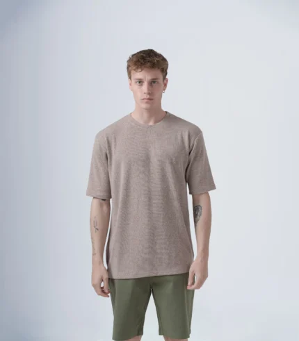 Ανδρικό μπέζ T-shirt slim fit ασύμμετρο