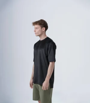 Ανδρικό μαύρο βελούτε χειμερινό T-shirt