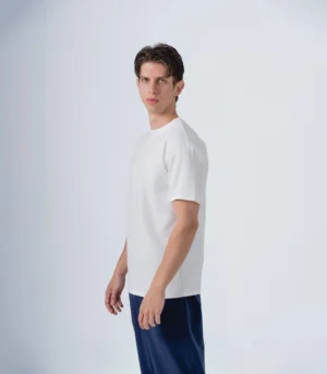 Ανδρικό μονόχρωμο T-shirt  με ανάγλυφο σχέδιο στο ύφασμα λευκό