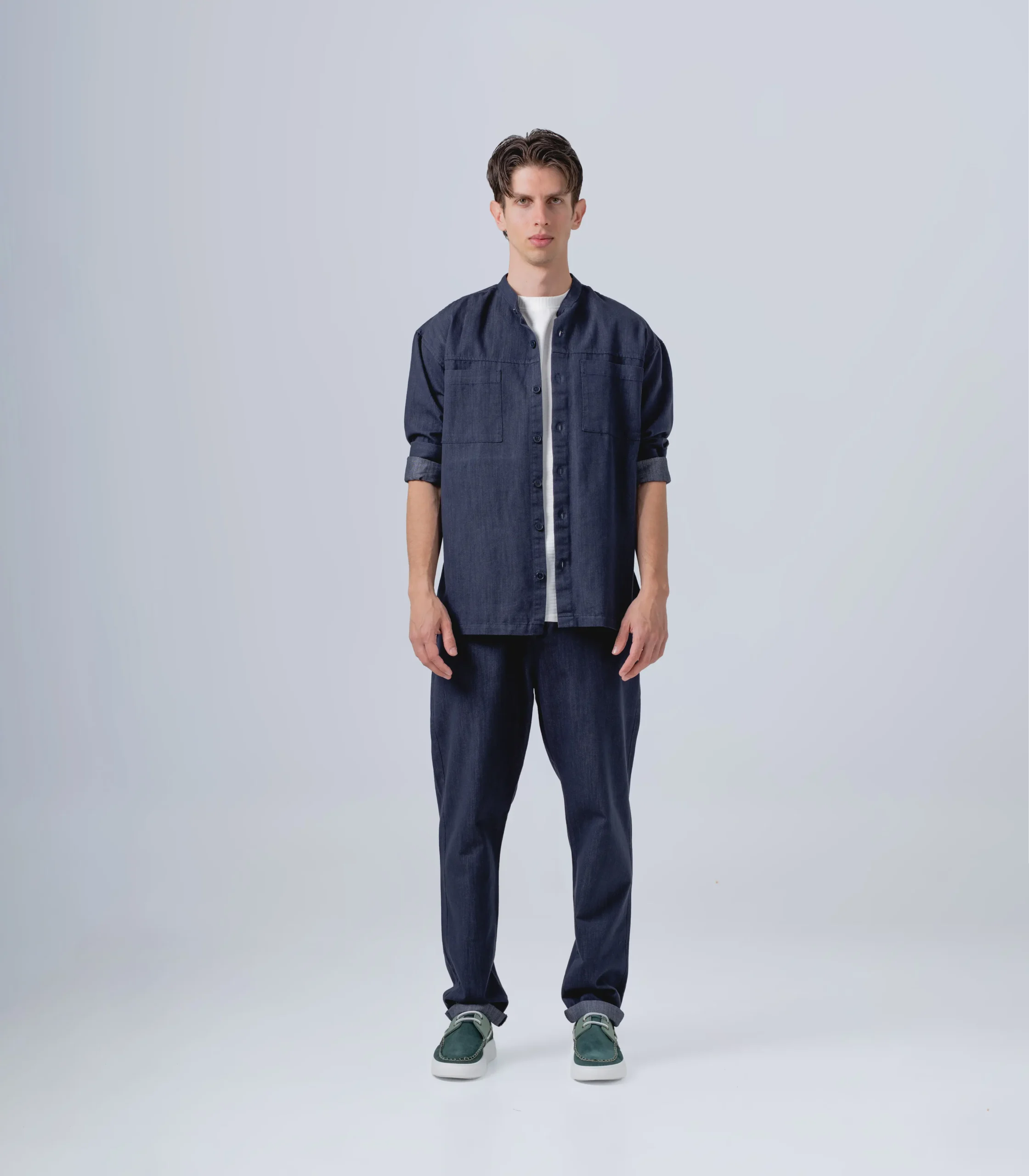 Ανδρικό τζιν σετ με overshirt & παντελόνι με λάστιχο Ανδρικό τζιν σετ με overshirt & παντελόνι με λάστιχο