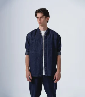 Ανδρικό τζιν overshirt με μάο γιακά και τσέπες