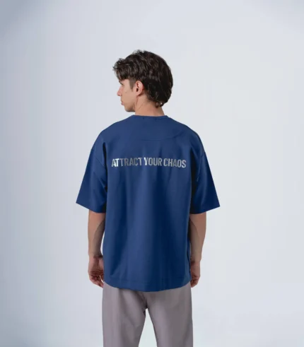 Ανδρικό μπλέ oversized t-shirt με print " ATTRACT YOUR CHAOS" στην πλάτη