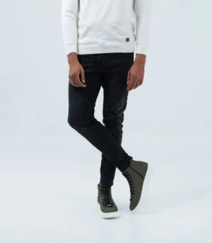 Ανδρικό μαύρο τζίν slim fit.