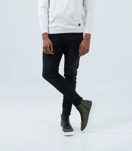 Ανδρικό μαύρο τζίν slim fit.