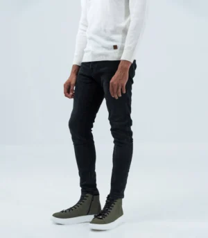 Ανδρικό μαύρο τζίν slim fit.