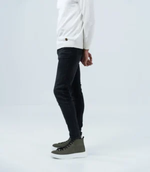 Ανδρικό μαύρο τζίν slim fit.