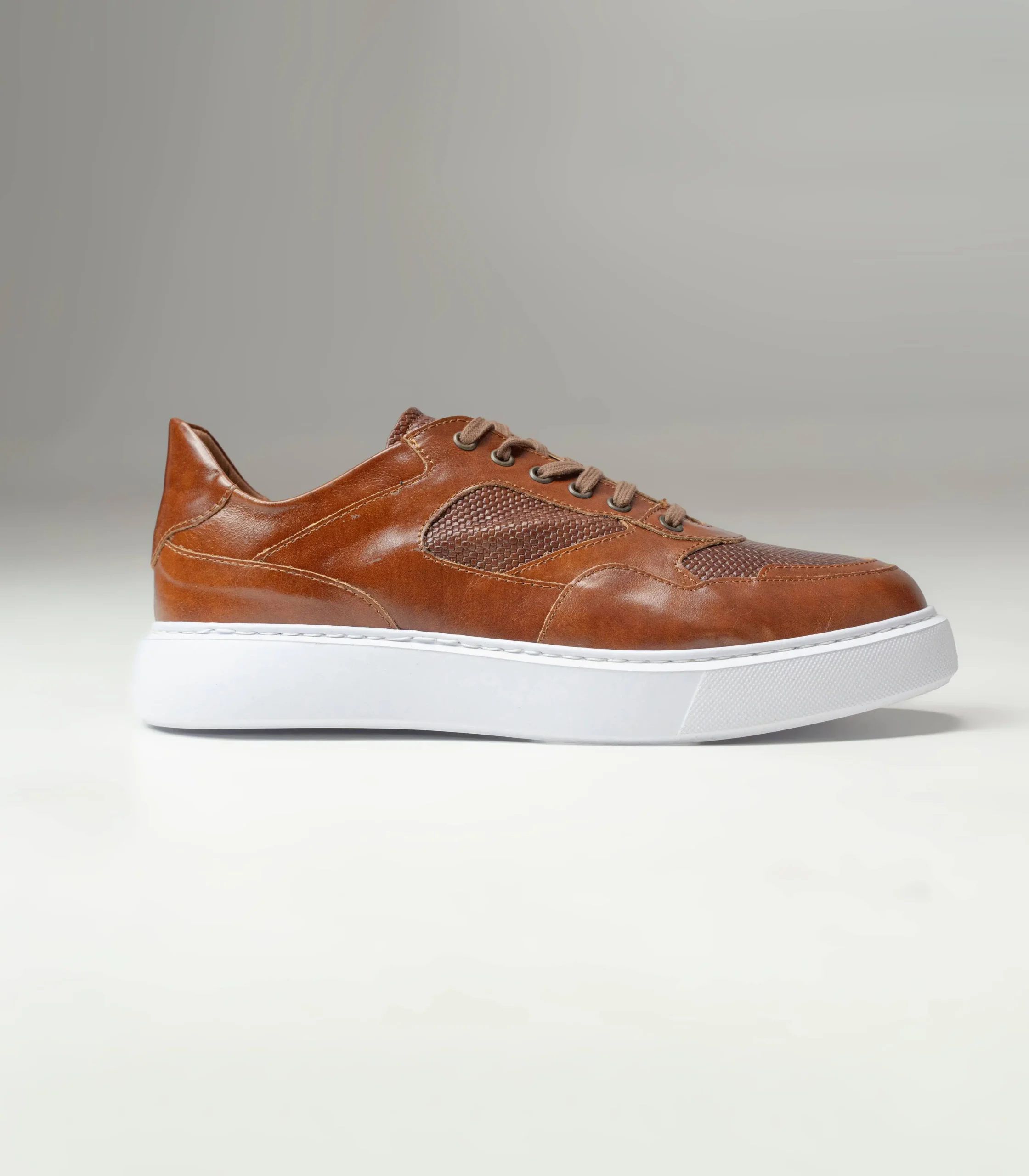Ανδρικό Ταμπά Δερμάτινο Sneaker με Λευκή Σόλα Ανδρικό Ταμπά Δερμάτινο Sneaker με Λευκή Σόλα